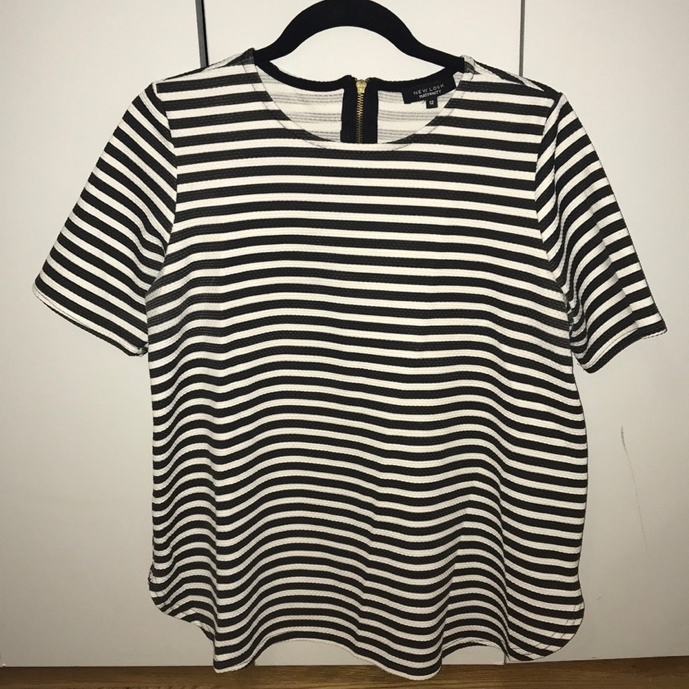 Black and white s/s maternity top